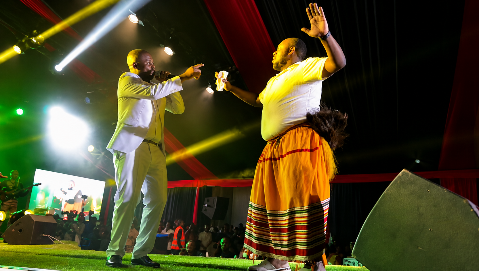 Kazibwe Kapo ignites crowd as top Ugandan YouTubers storm stage dancing to his hit song