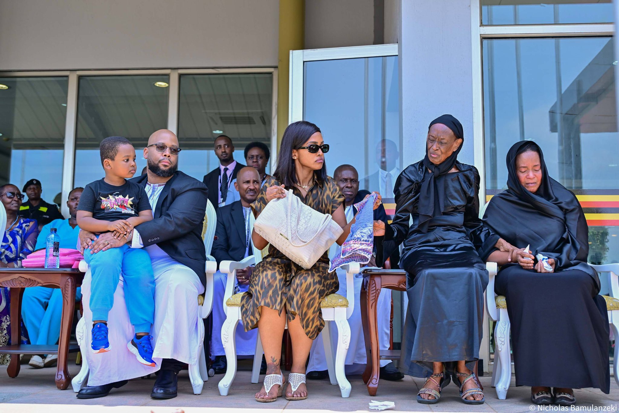 TEARS AS LATE KING OYO’S BODY ARRIVES IN UGANDA FOR FINAL JOURNEY HOME